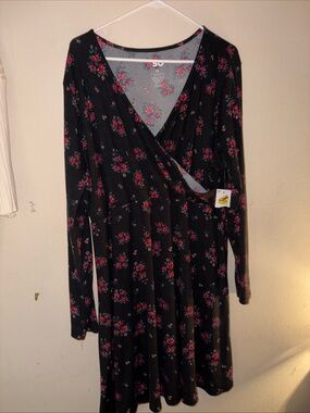 SO Black Long-Sleeve Wrap Dress with Pink Rose Print